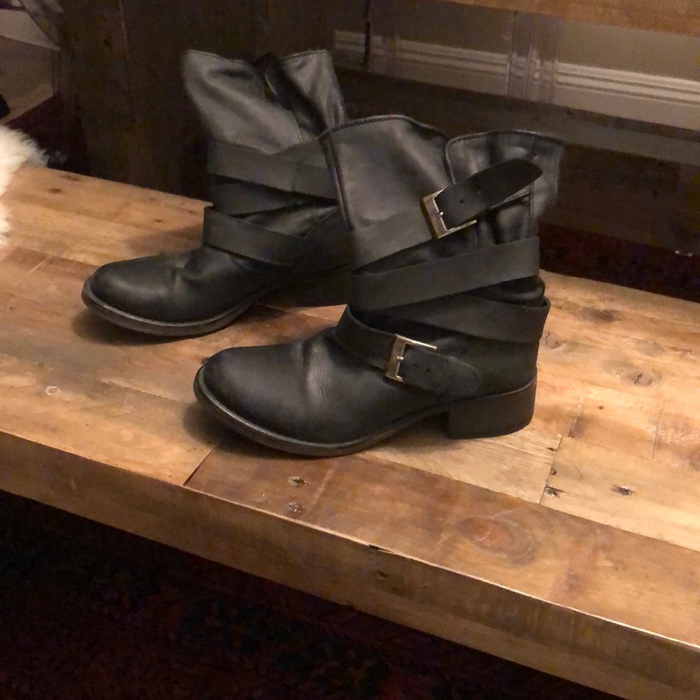 Steve Madden distress look Moto boot